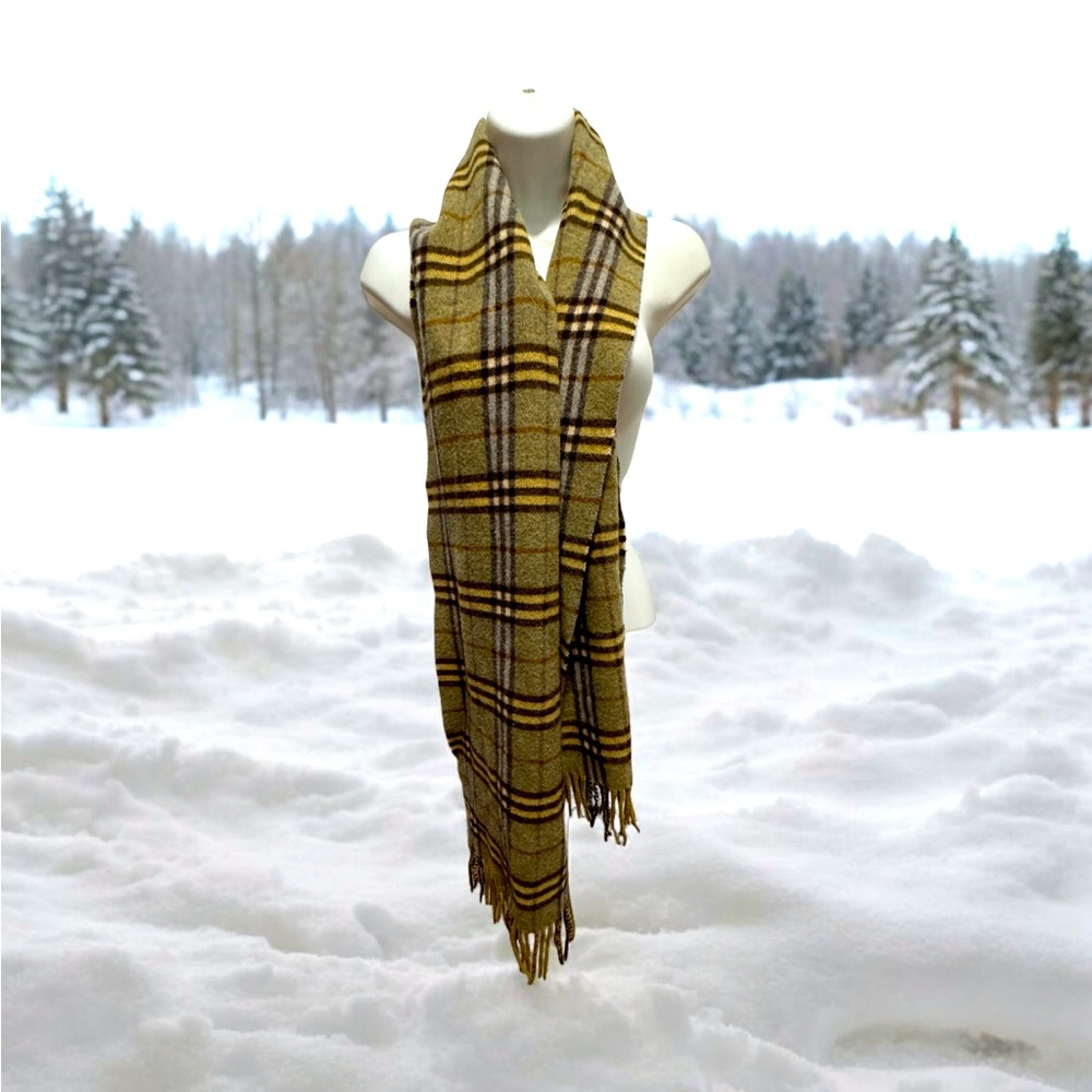 Burberry vintage lambswool scarf